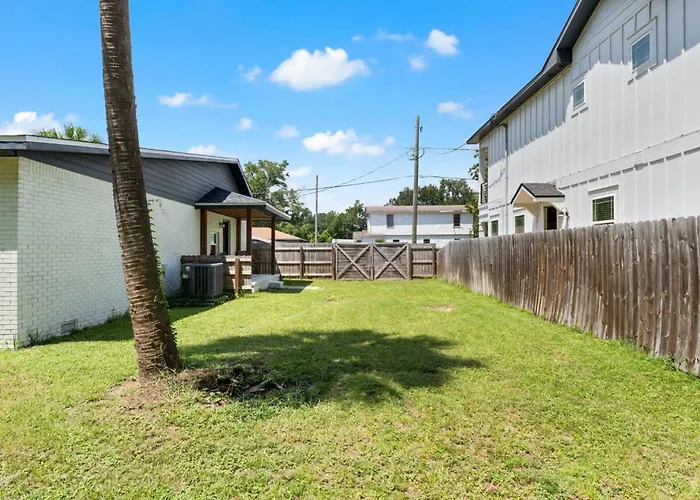 Holiday home Pet-friendly Escape - Sleeps 10 Pensacola
