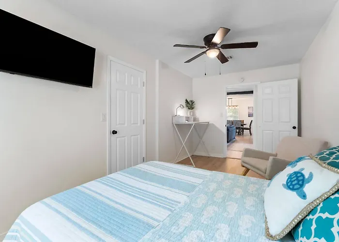 Pet-friendly Escape - Sleeps 10 Holiday home