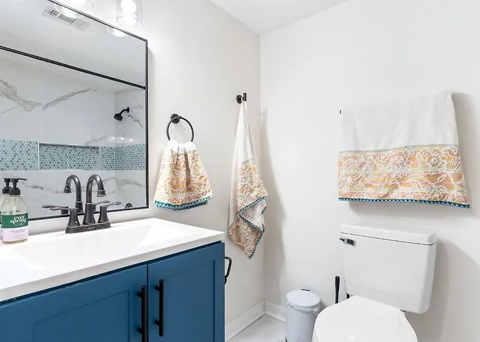 Holiday home Pet-friendly Escape - Sleeps 10 Pensacola