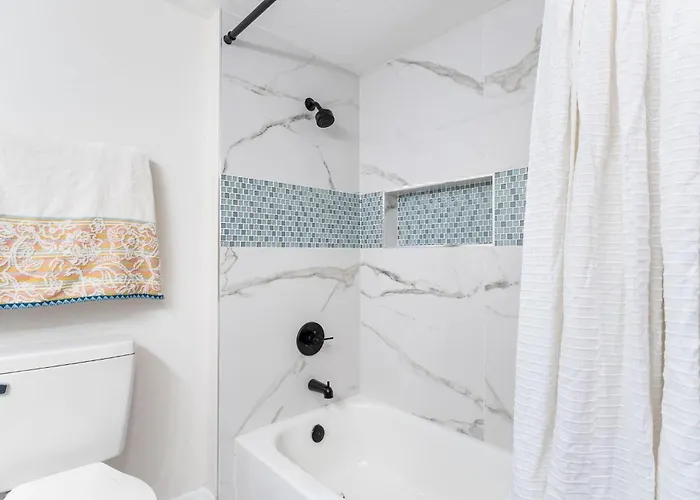 Holiday home Pet-friendly Escape - Sleeps 10 Pensacola